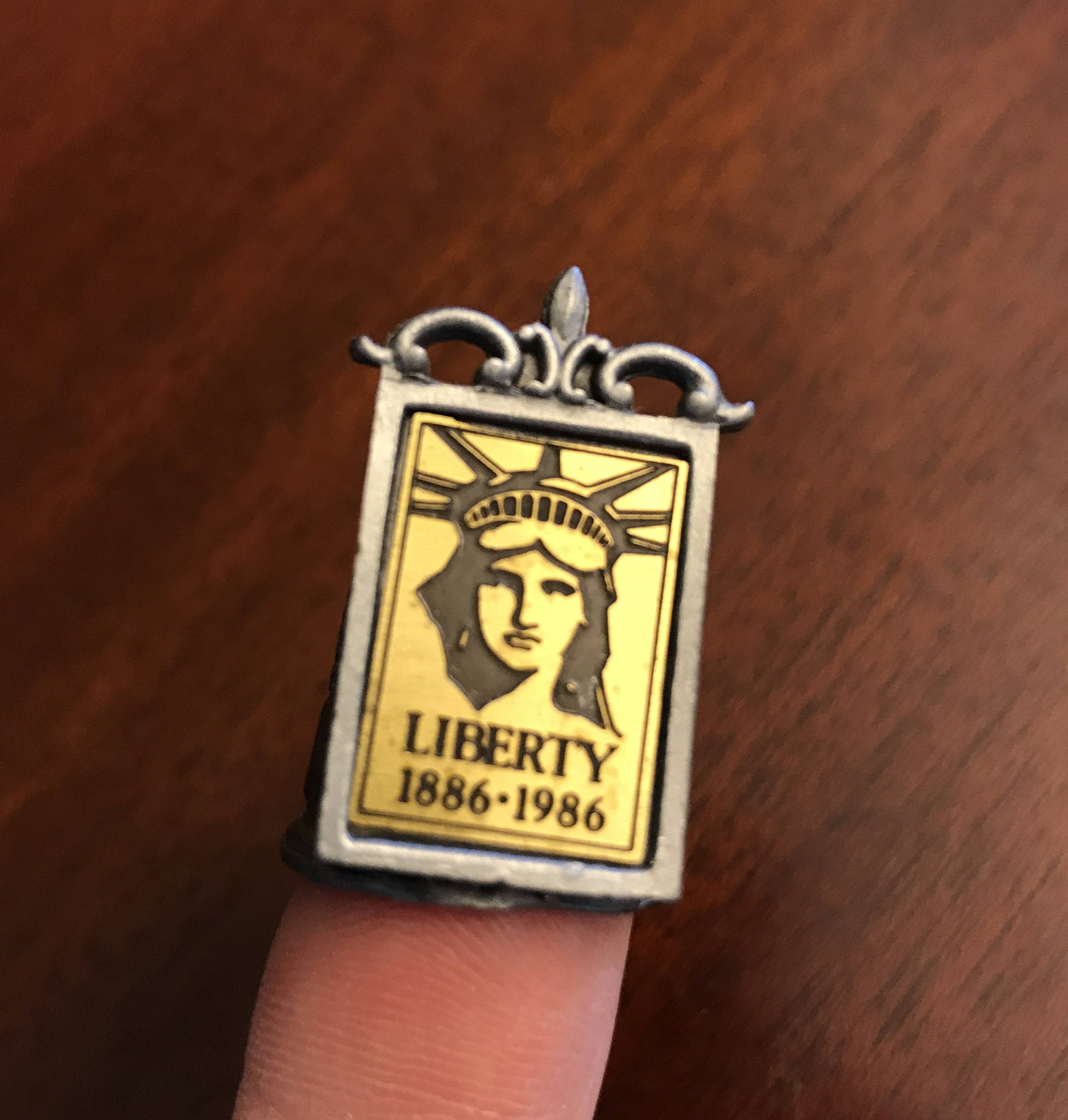 Vintage Statue of Liberty Collectible Pewter Thimble, Statue of Liberty Centennial memorabilia
