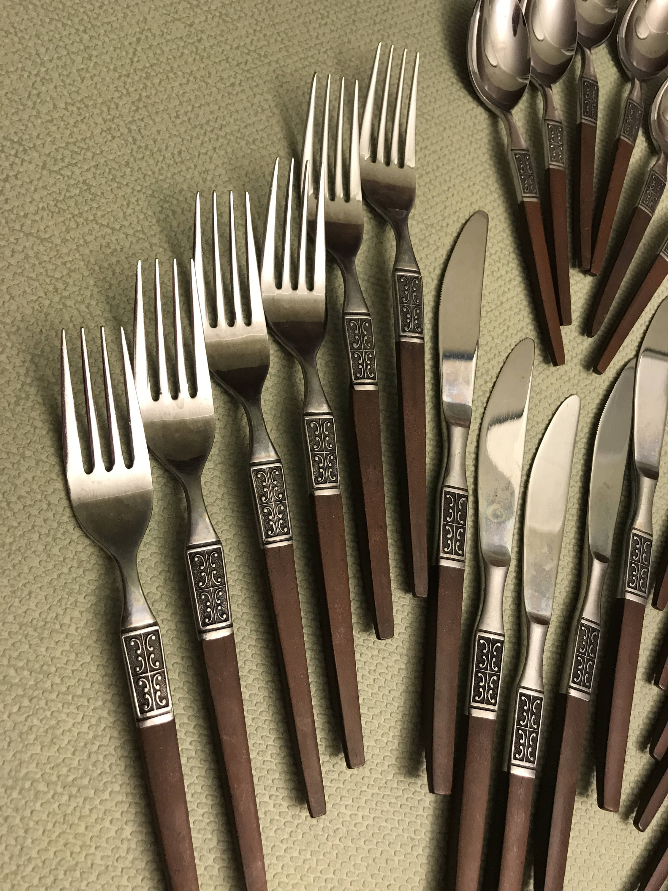 Ekco Eterna La Joya Flatware, Danish Modern stainless flatware, 4 piece