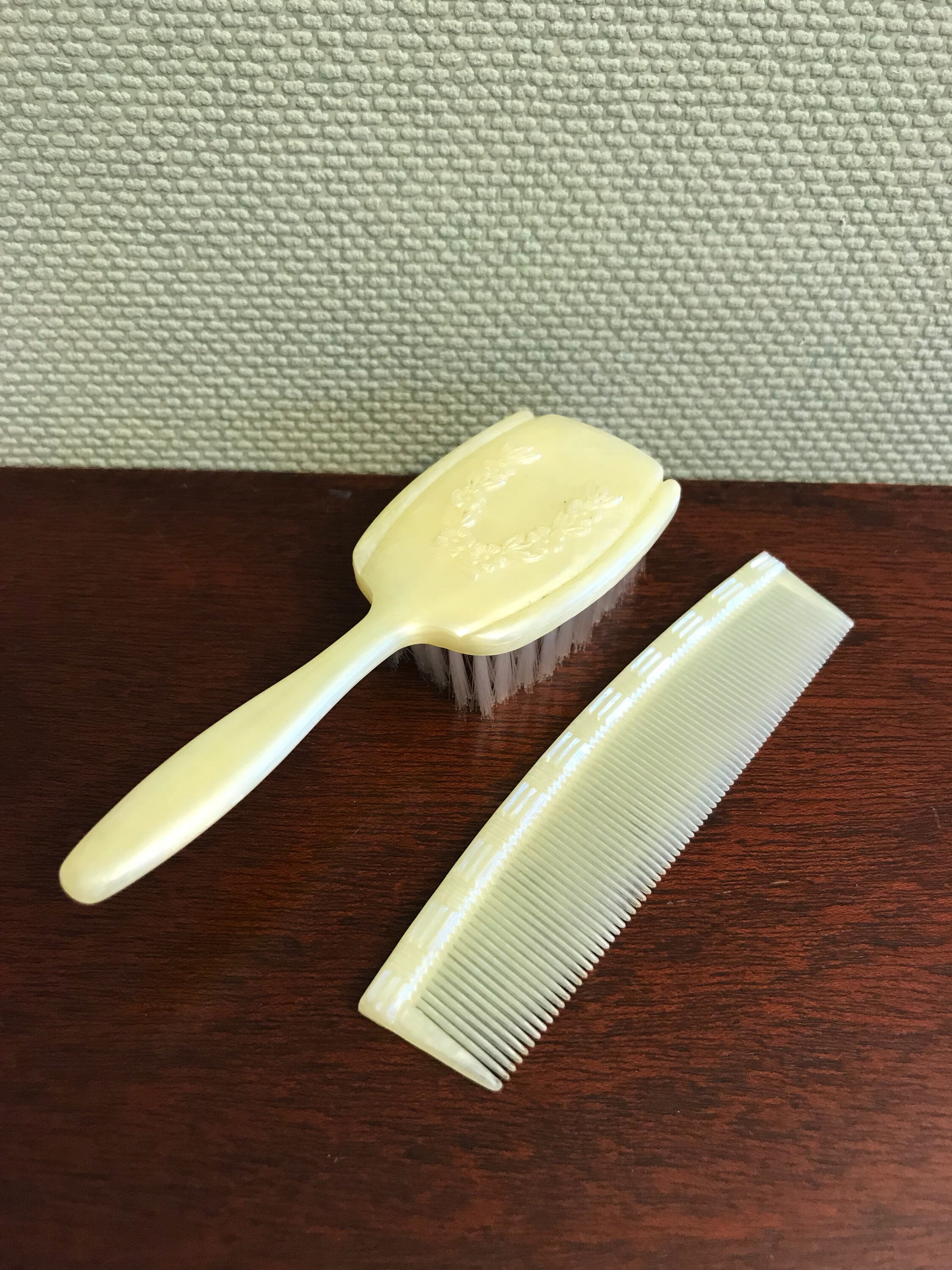 Baby brush comb set, baby vanity set in case, Grooming set for baby, nursery set, baby gift