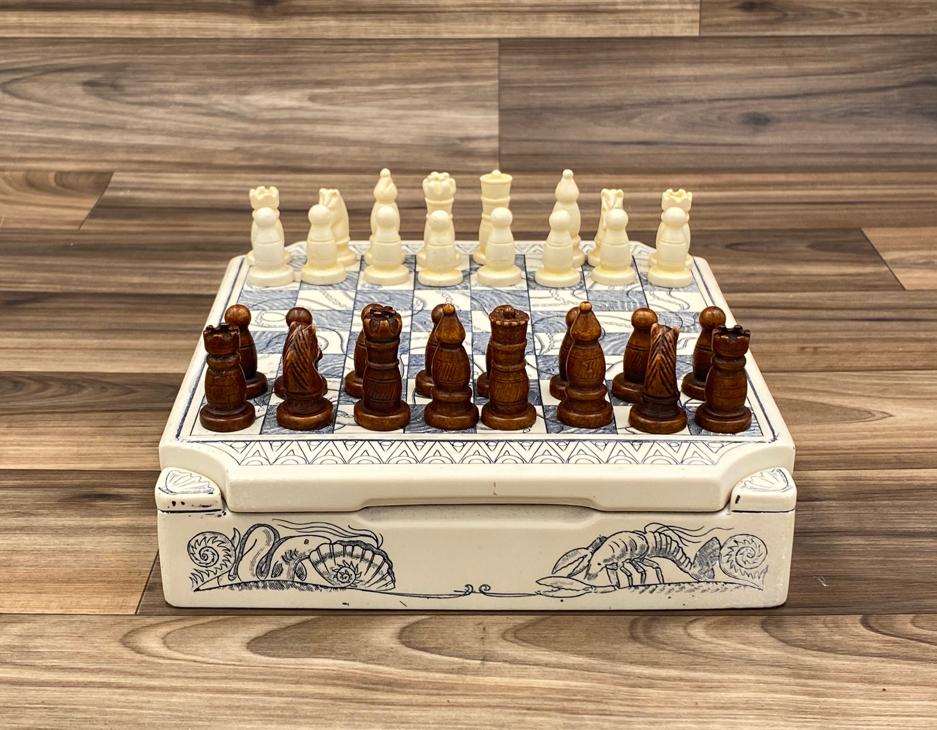 A interesting vintage chess set - Chess Forums 