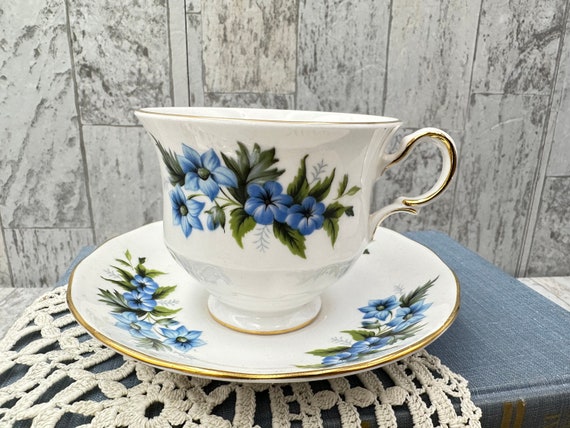 Vintage Floral Teacup Queen Anne Bone china, Blue flowers