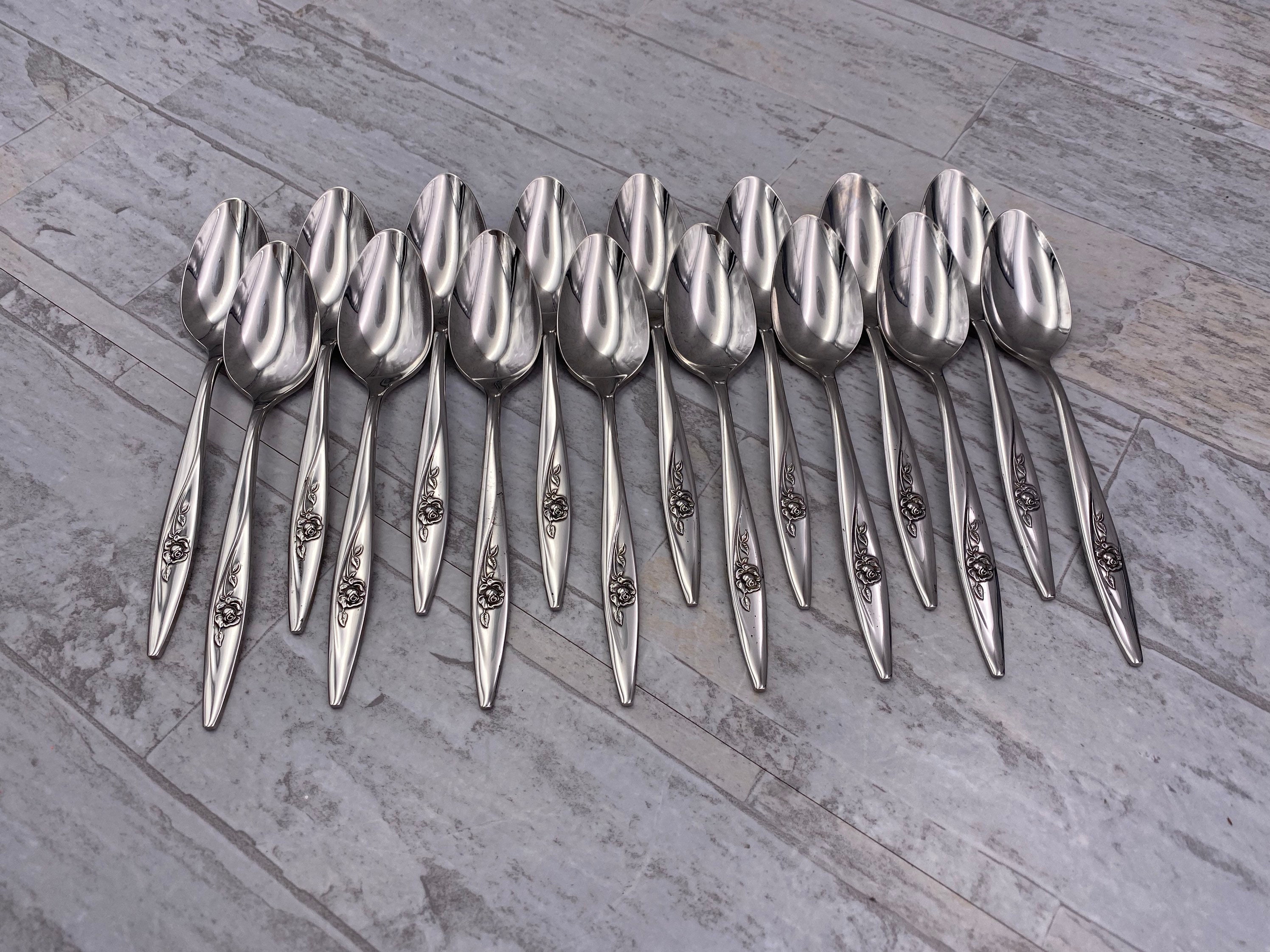 Oneida Lasting Rose Deluxe Stainless Flatware Set, Service for 8