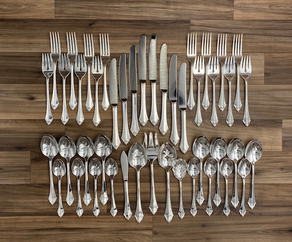 Vintage Oneida Cube Silverware set NEW Service for 8 In Silverware chest, Belcourt Flatware set with serving set, Wedding Gift
