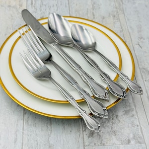 Mid Century Stainless Flatware set, La Rondine by Present, Vintage Silverware, Mint condition, gift for her