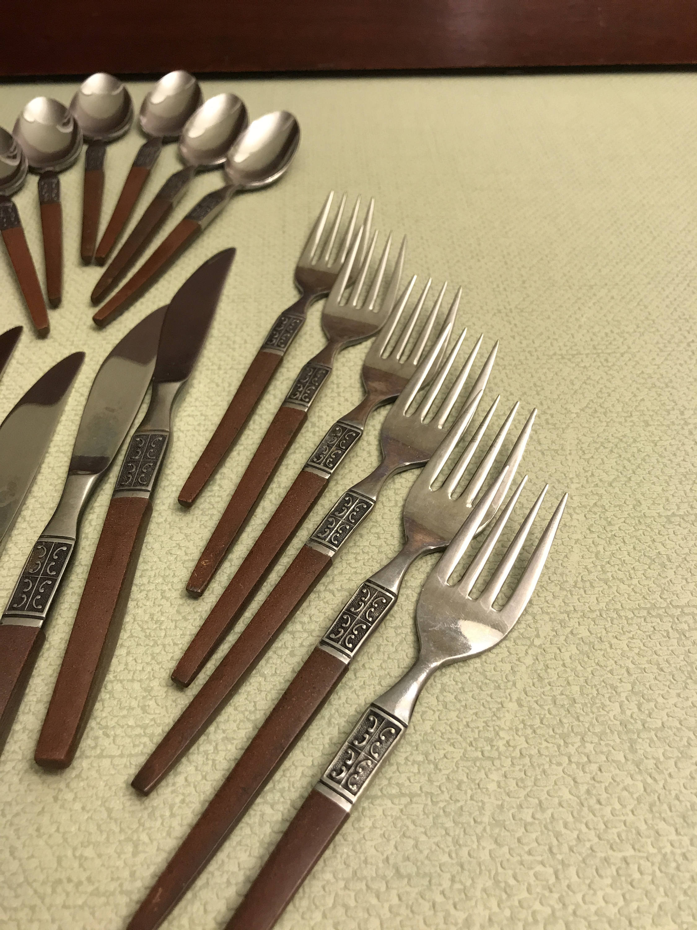 Ekco Eterna La Joya Flatware, Danish Modern stainless flatware, 4 piece