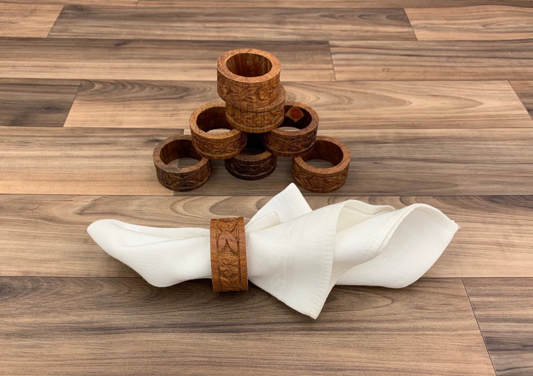Carved Wood Napkin Rings, 8 piece set, Vintage Napkin Ring, Rustic home