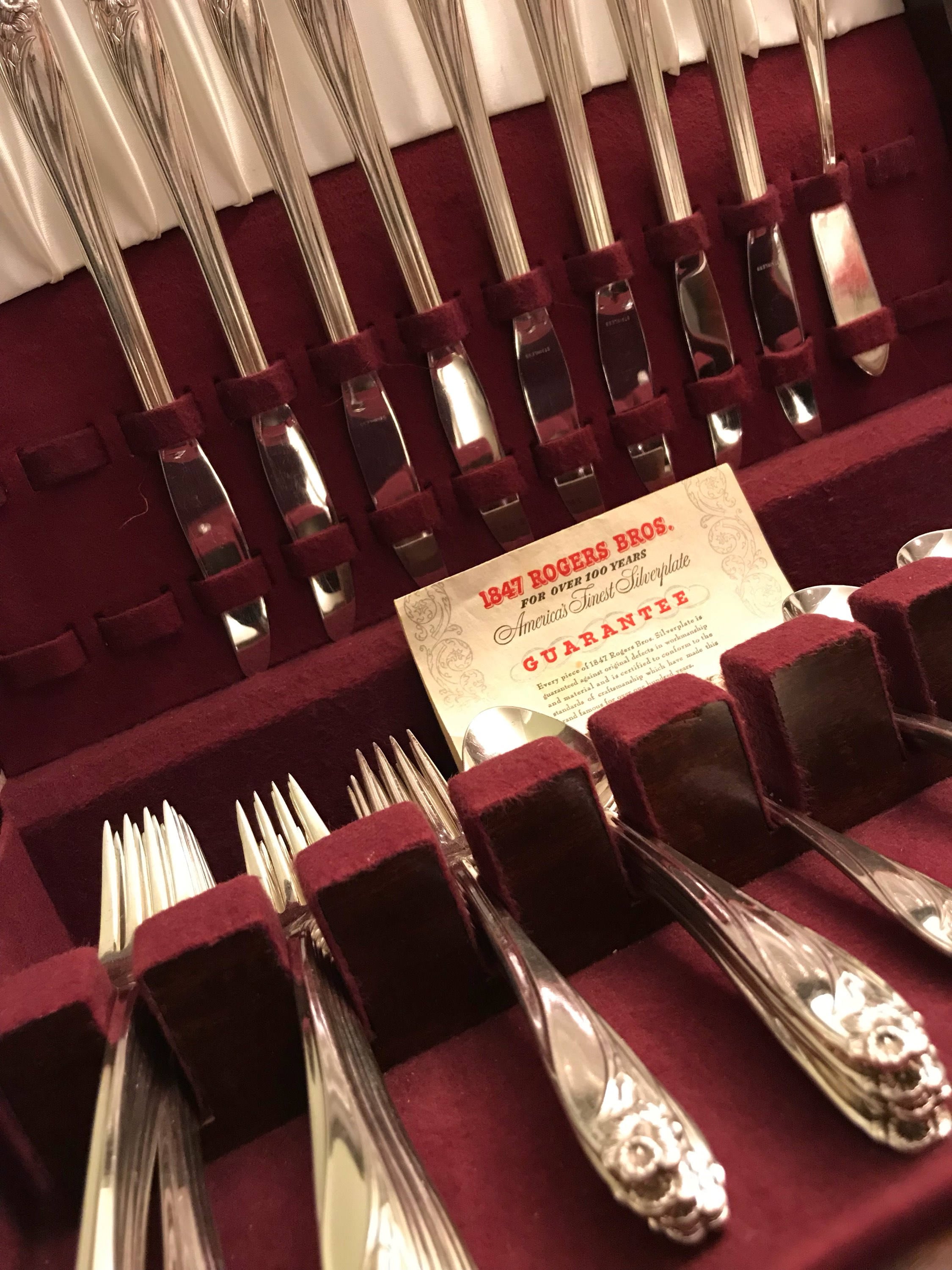 Vintage Daffodil Silverware Set in Original Case, I S 1847 Vintage Daffodil Silverware Set in Original Case, I S 1847