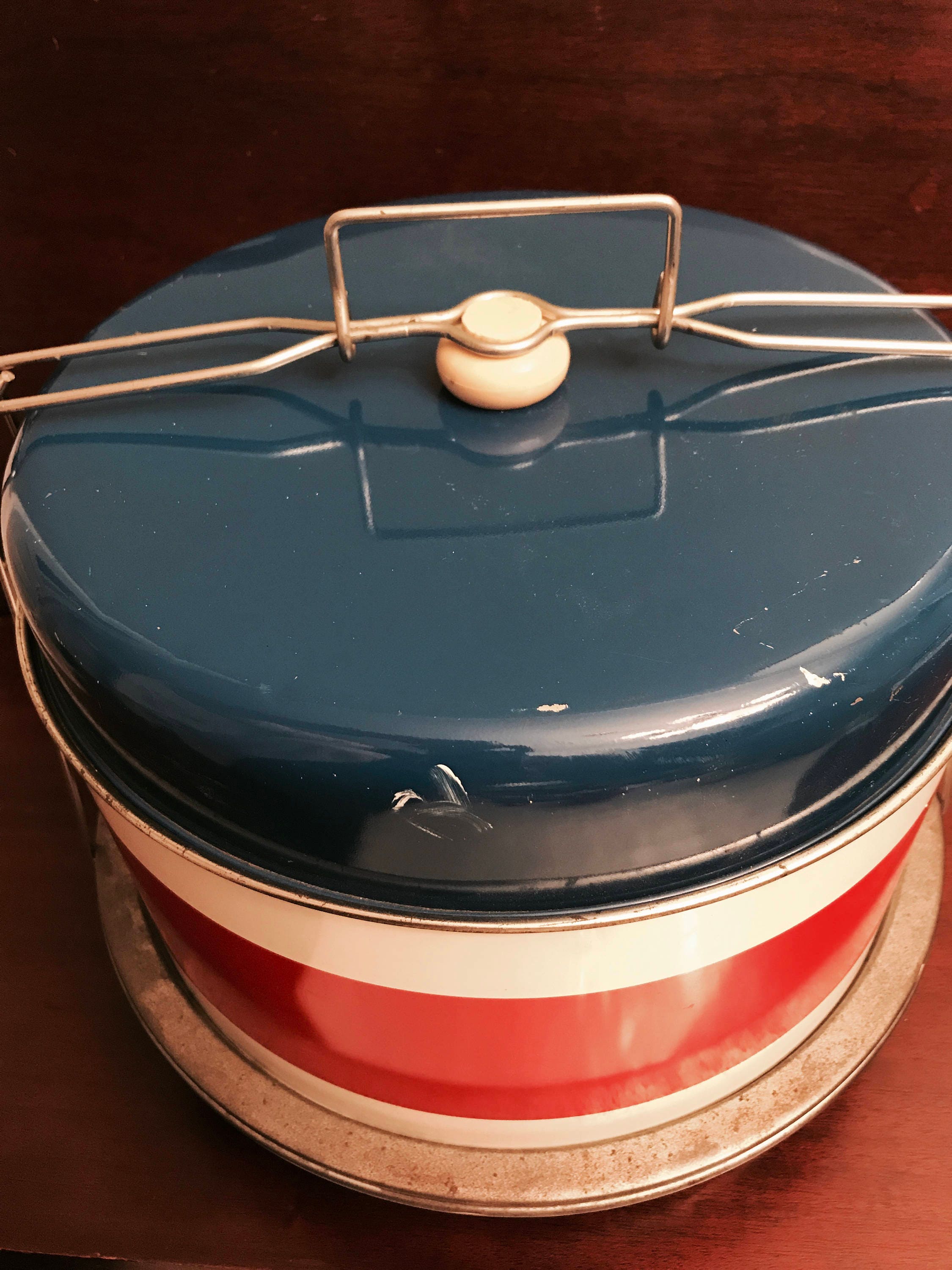 Vintage Cake Carrier, Patriotic Dessert carrier, Picnic Party carrier