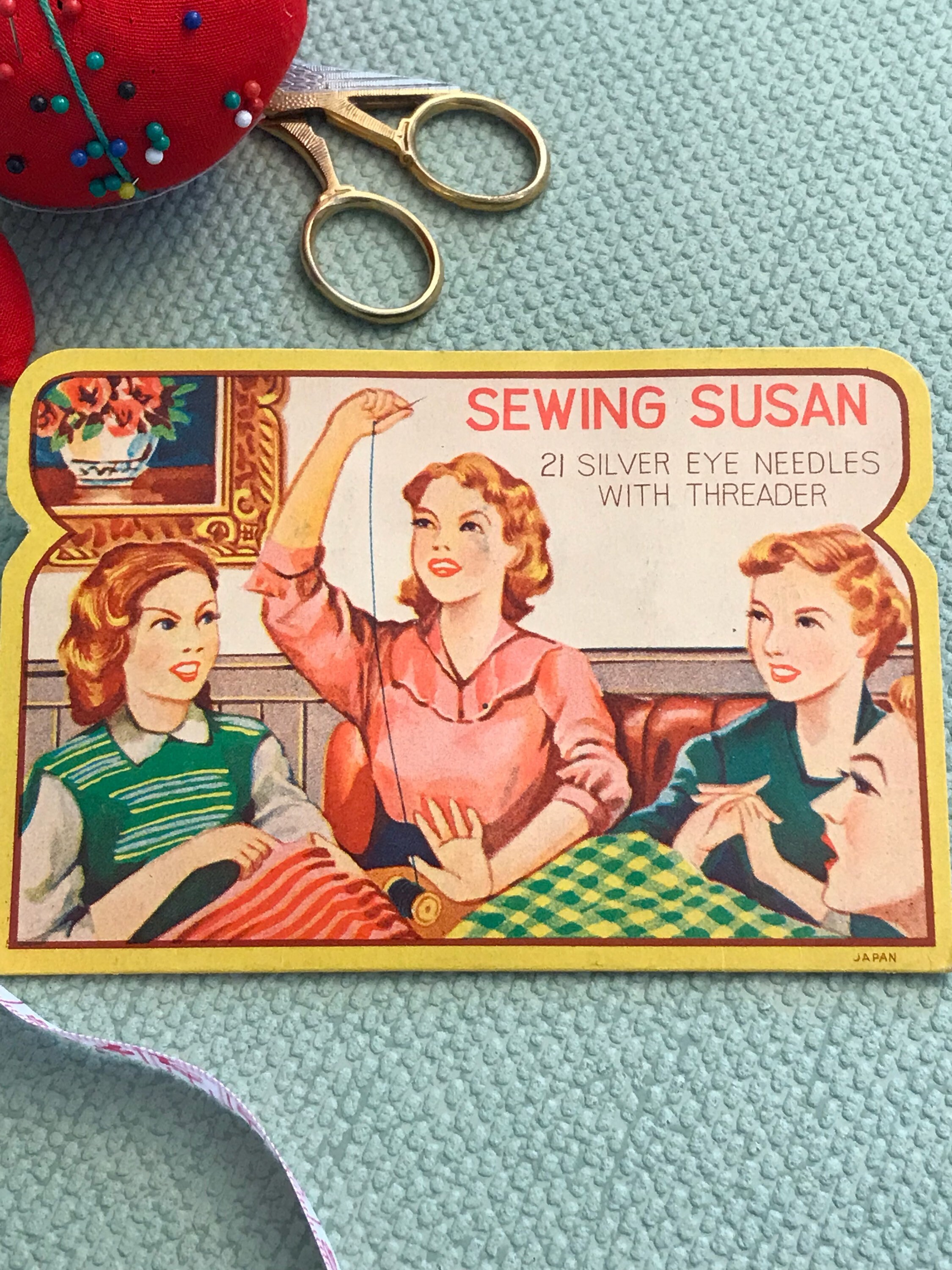 Vintage Sewing Needle Case, Sewing Susan Needles, collectible needle