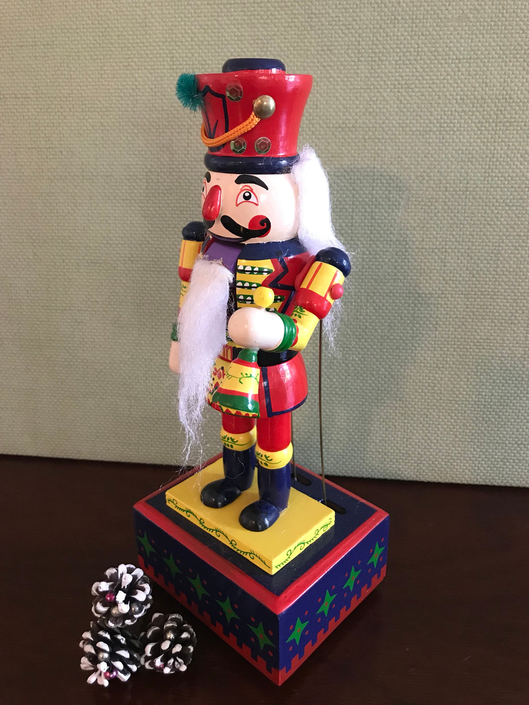 Vintage Musical Nutcracker with movement Christmas painted wooden Nutcracker decoration O