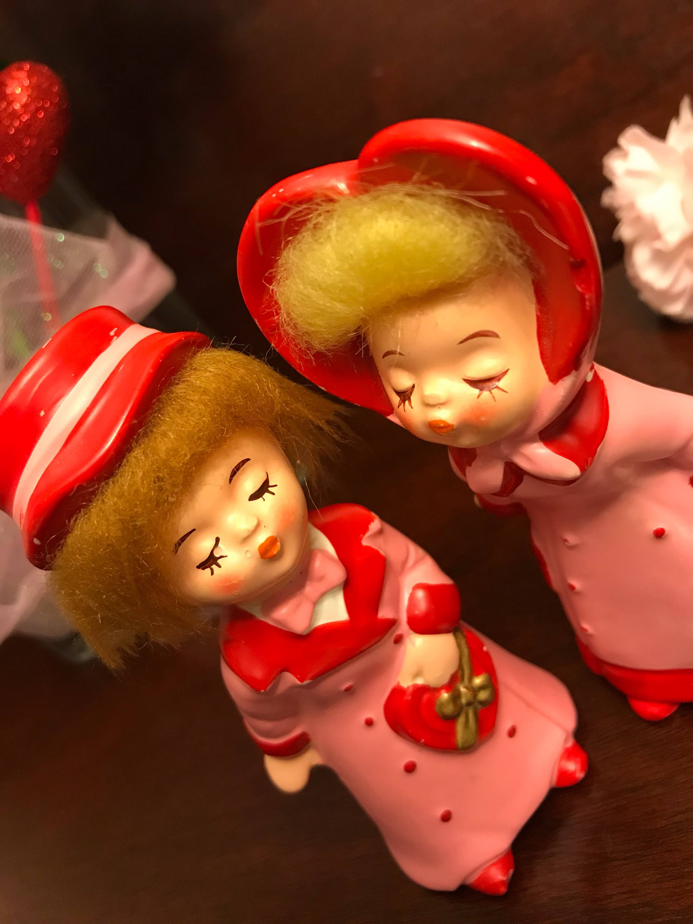 Vintage Valentine Figurines, Napco ware Kissing Couple, Hand painted