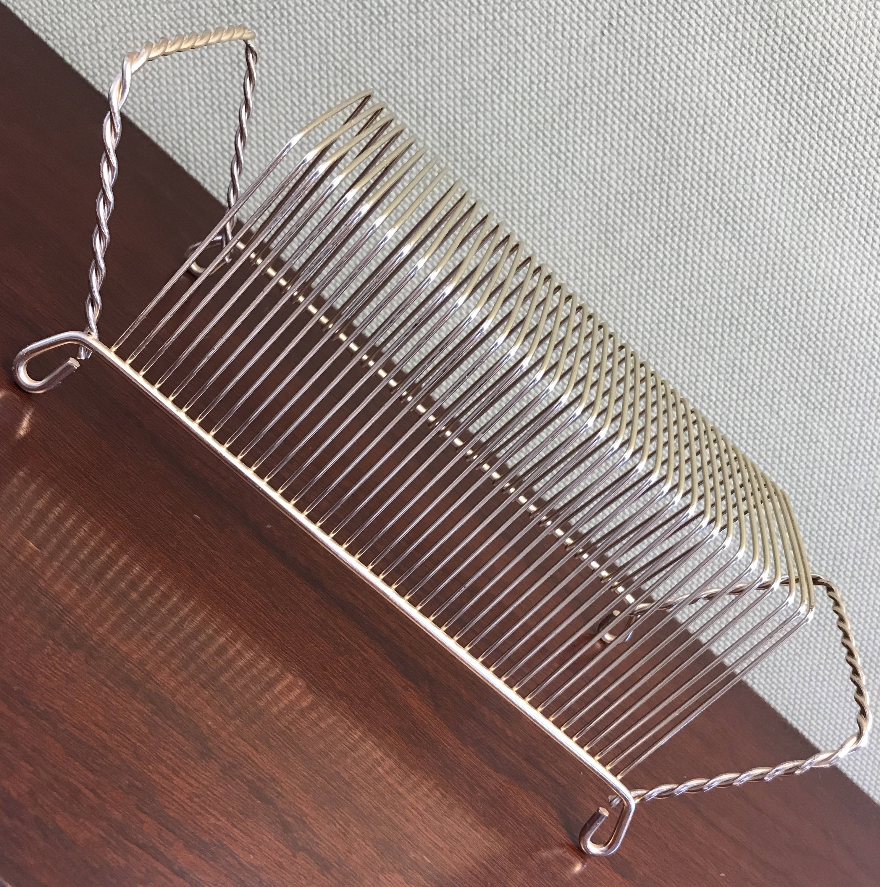 Mid Century Record Stand, Gold wire record organizer, Vintage 45 RPM ...