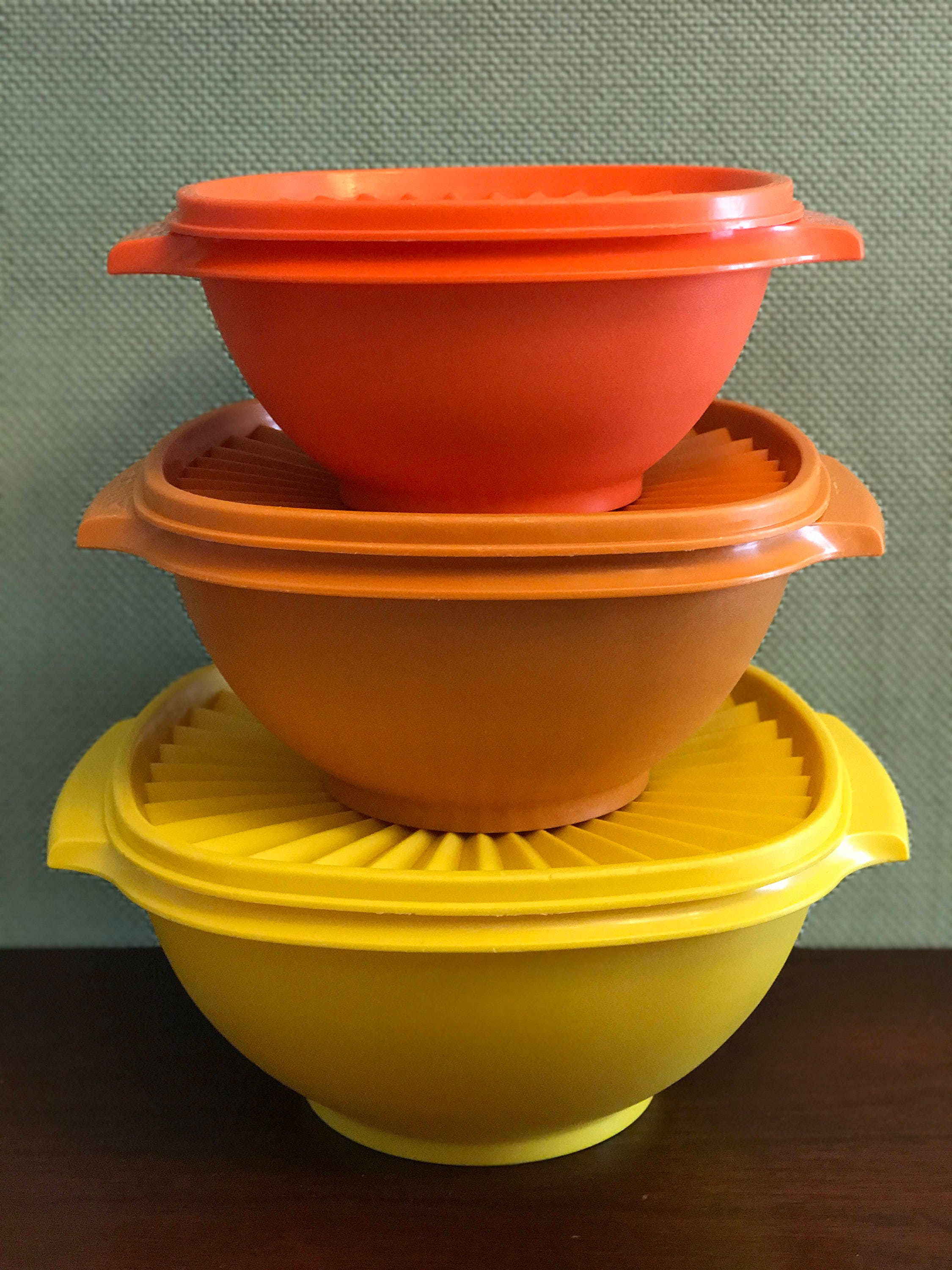 Vintage Set of 3 Harvest Colors Tupperware Containers With Lids EXCELLENT  COND