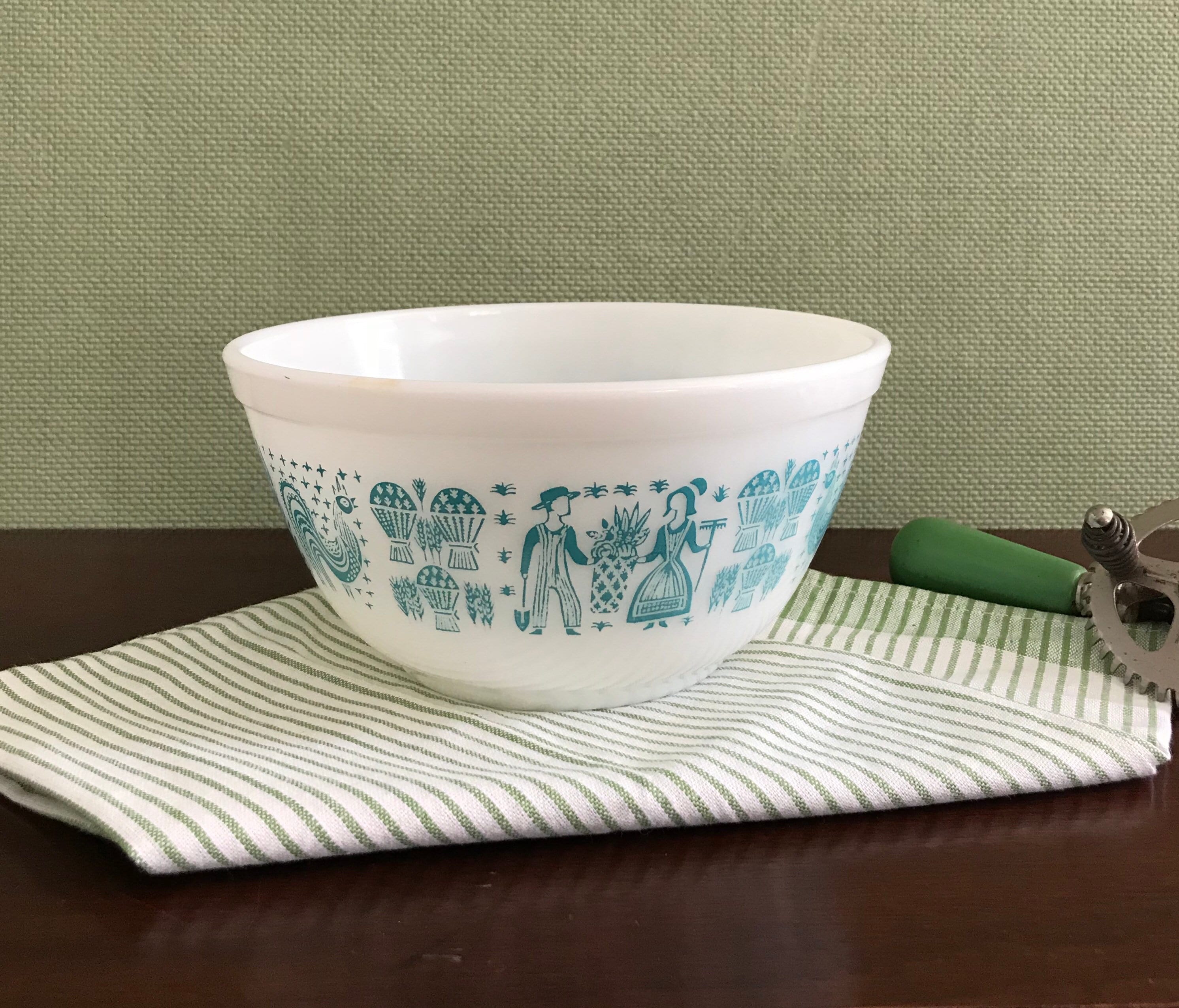 Vintage Pyrex Mixing Bowl Amish Butterprint Pyrex, Small 402 Pyrex Bowl
