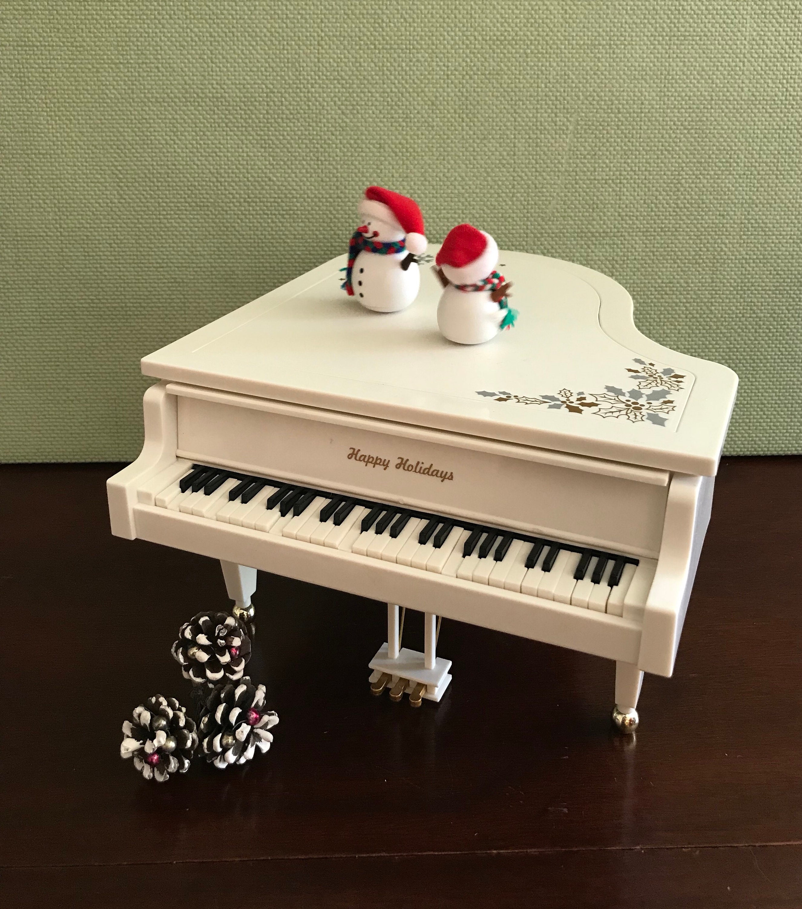 Vintage Magical Christmas Grand Piano Music Box plays 12 songs Dancing