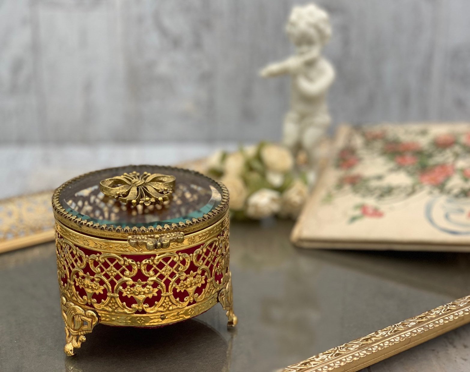 Vintage Jewelry Casket Gold ormolu filigree Round Trinket Box with