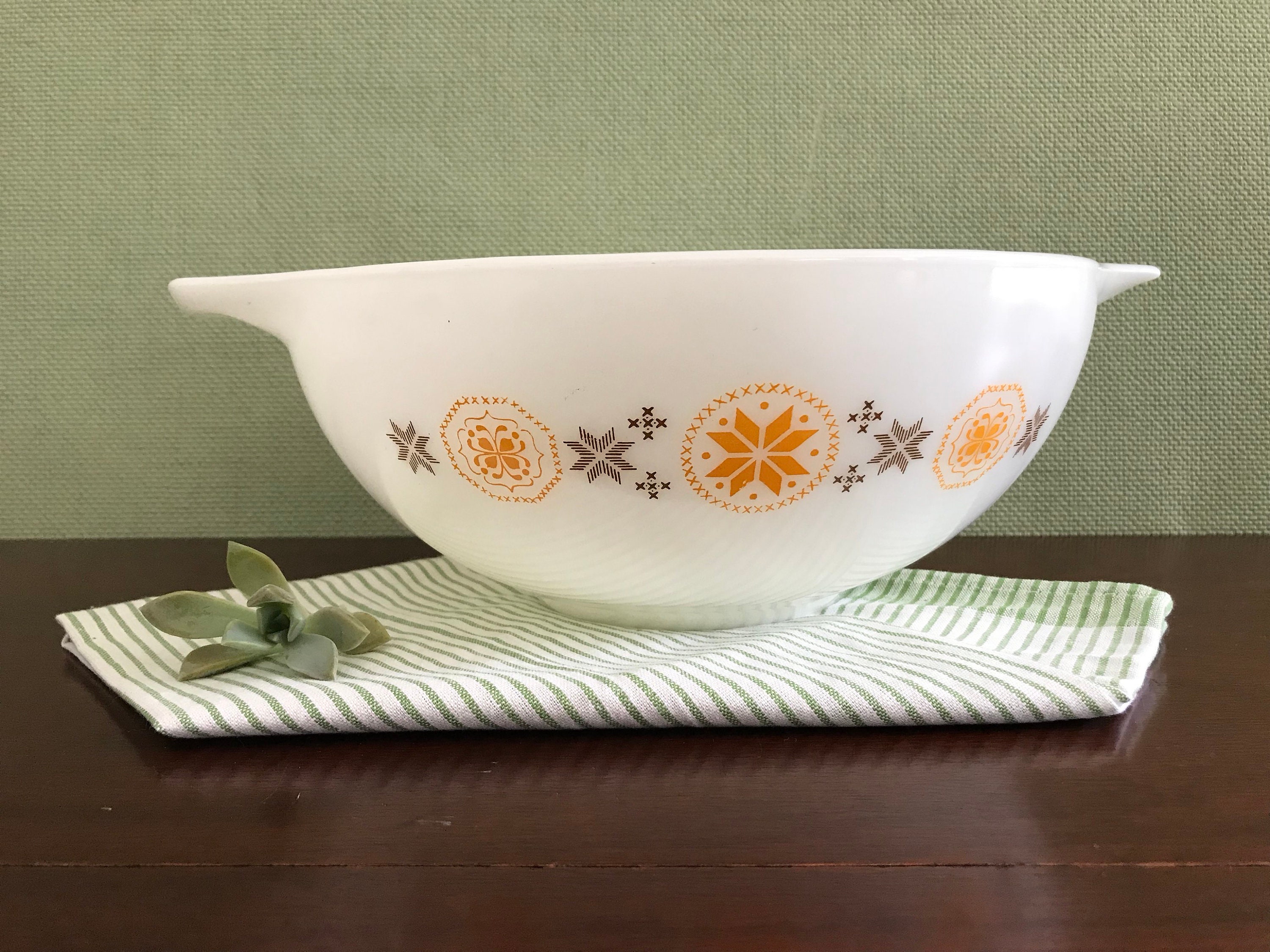 Vintage Pyrex Mixing Bowl, Town and Country pattern, Large Cinderella