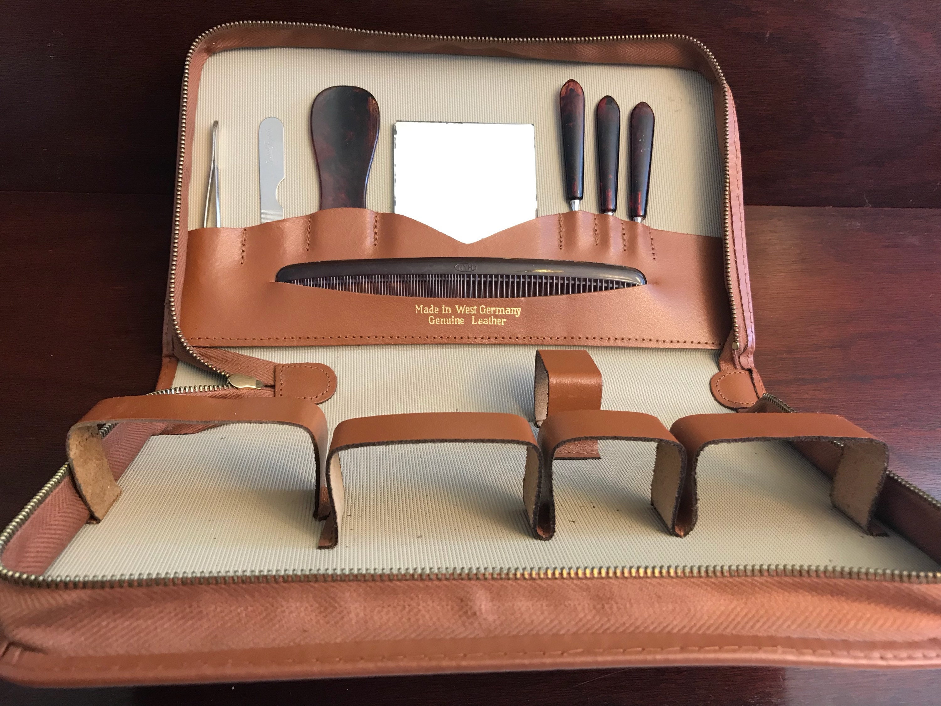 Vintage Mens shaving kit, travel shaving grooming kit, vintage leather
