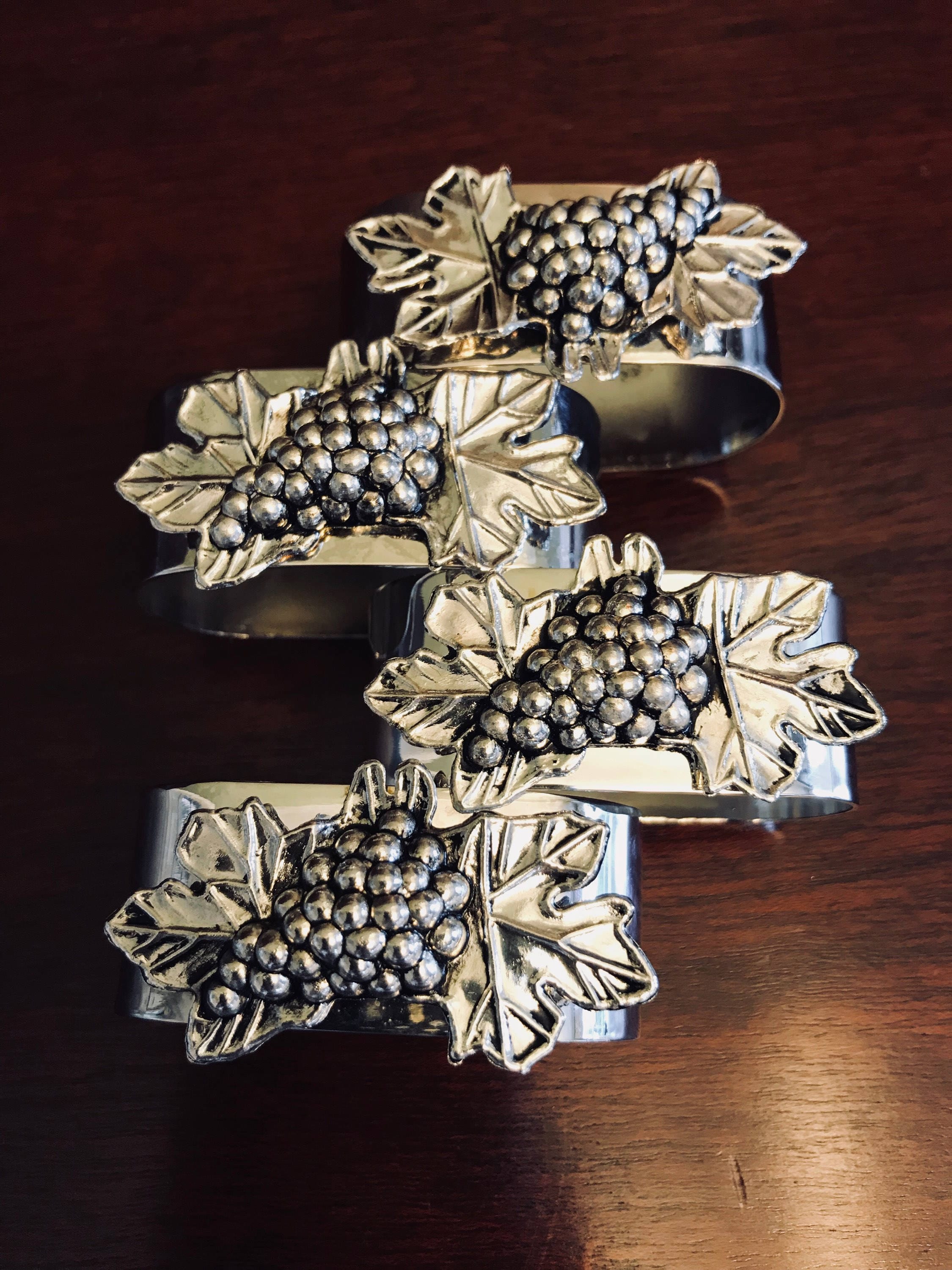 Vintage Grape Napkin Rings, Silver Plated Figural Grape Cluster napkin rings, 4 piece Napkin