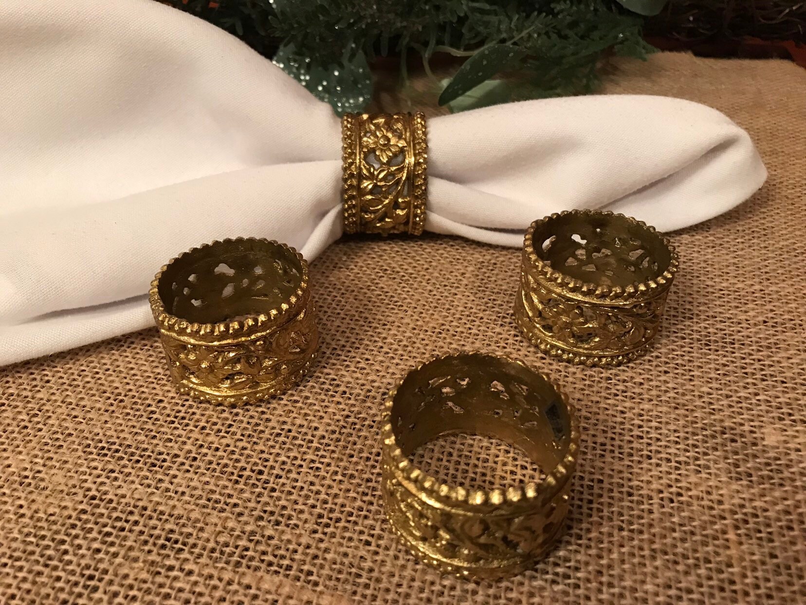 Vintage Pierced Brass Napkin Rings, 4 piece set ornate Napkin rings