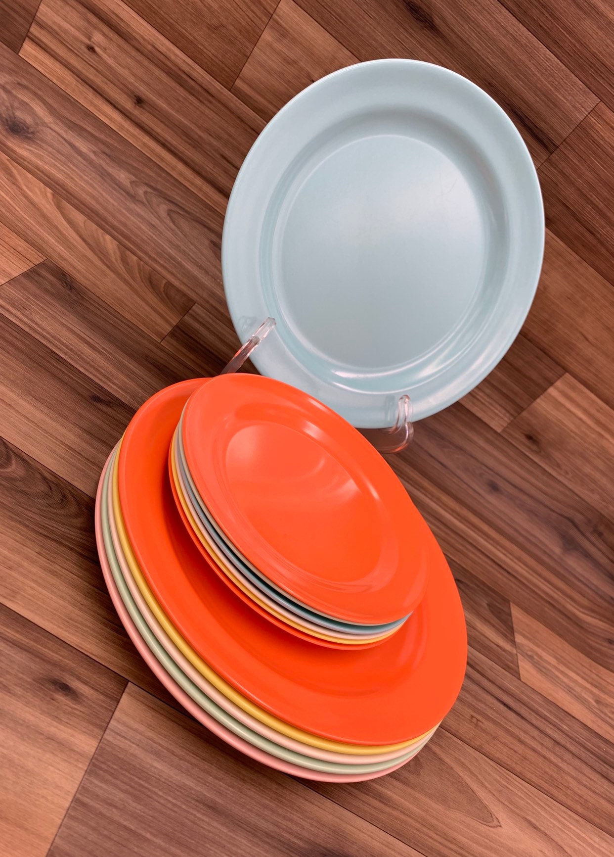 Vintage Mallow ware Plates, Melmac Plastic Plate set, Mid Century