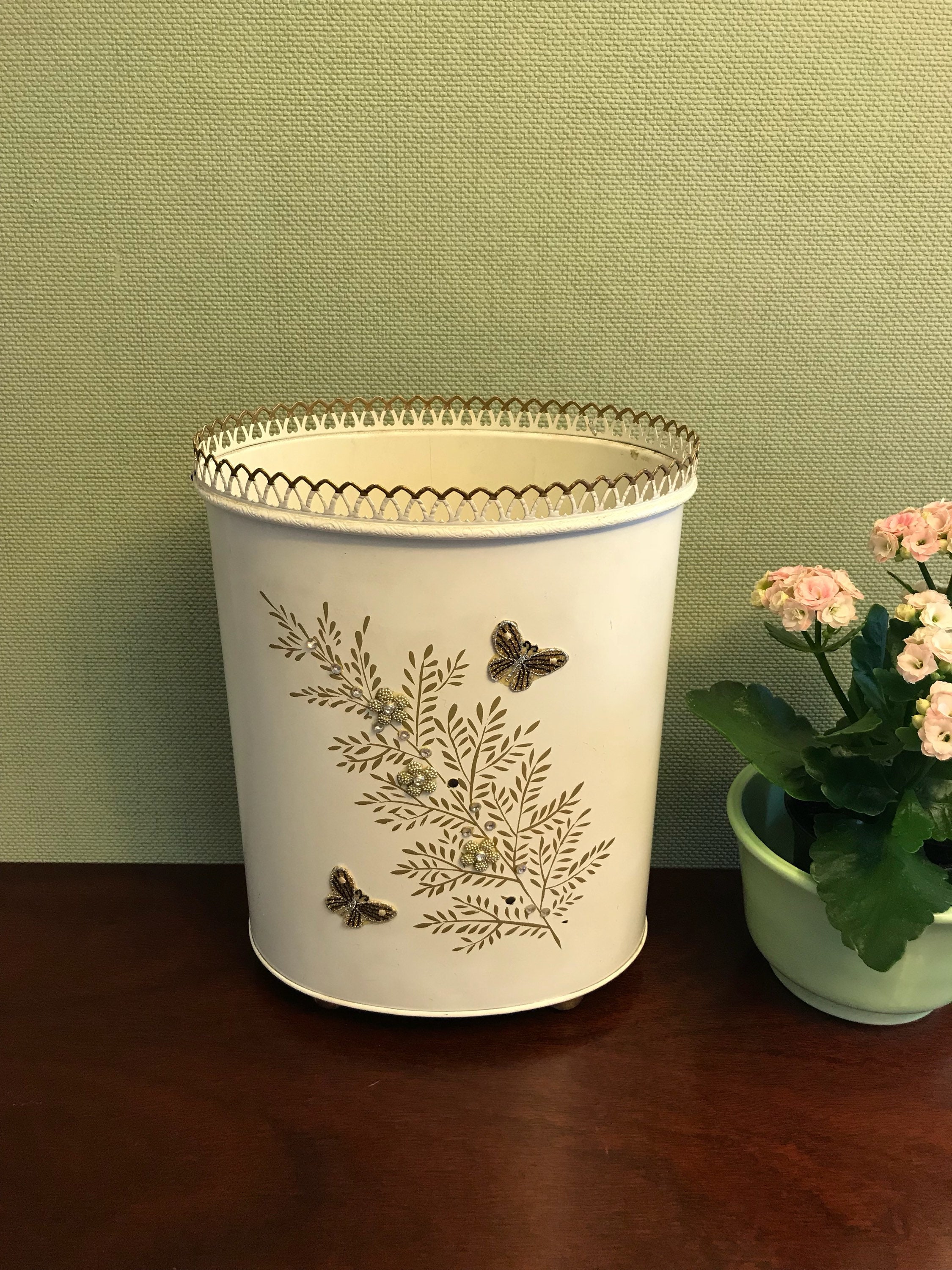 Vintage decorator Waste Basket, Hollywood Regency trash can, Ransburg