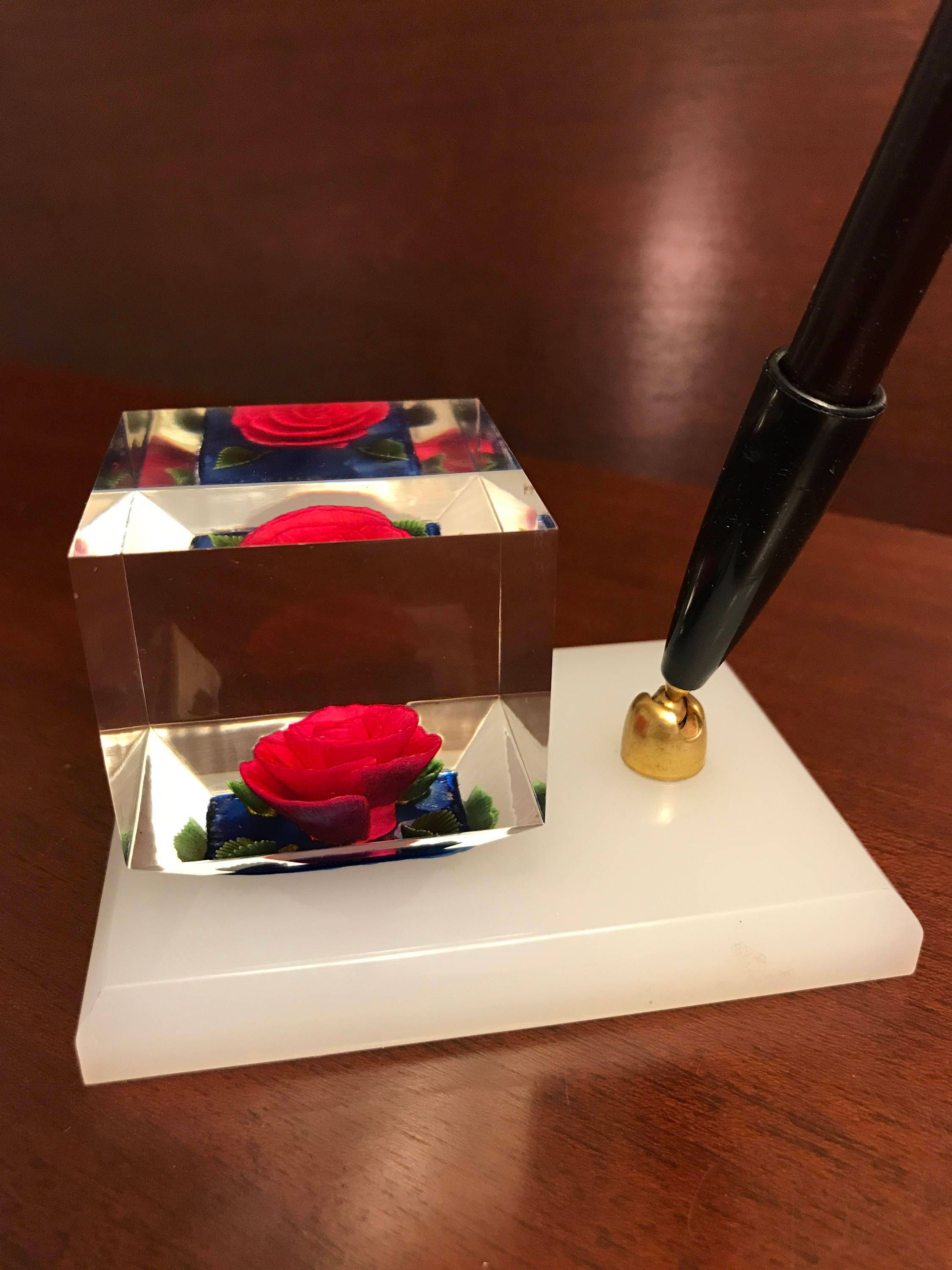 Fountain Desk Pen Holder with carved Red Rose encased in Lucite
