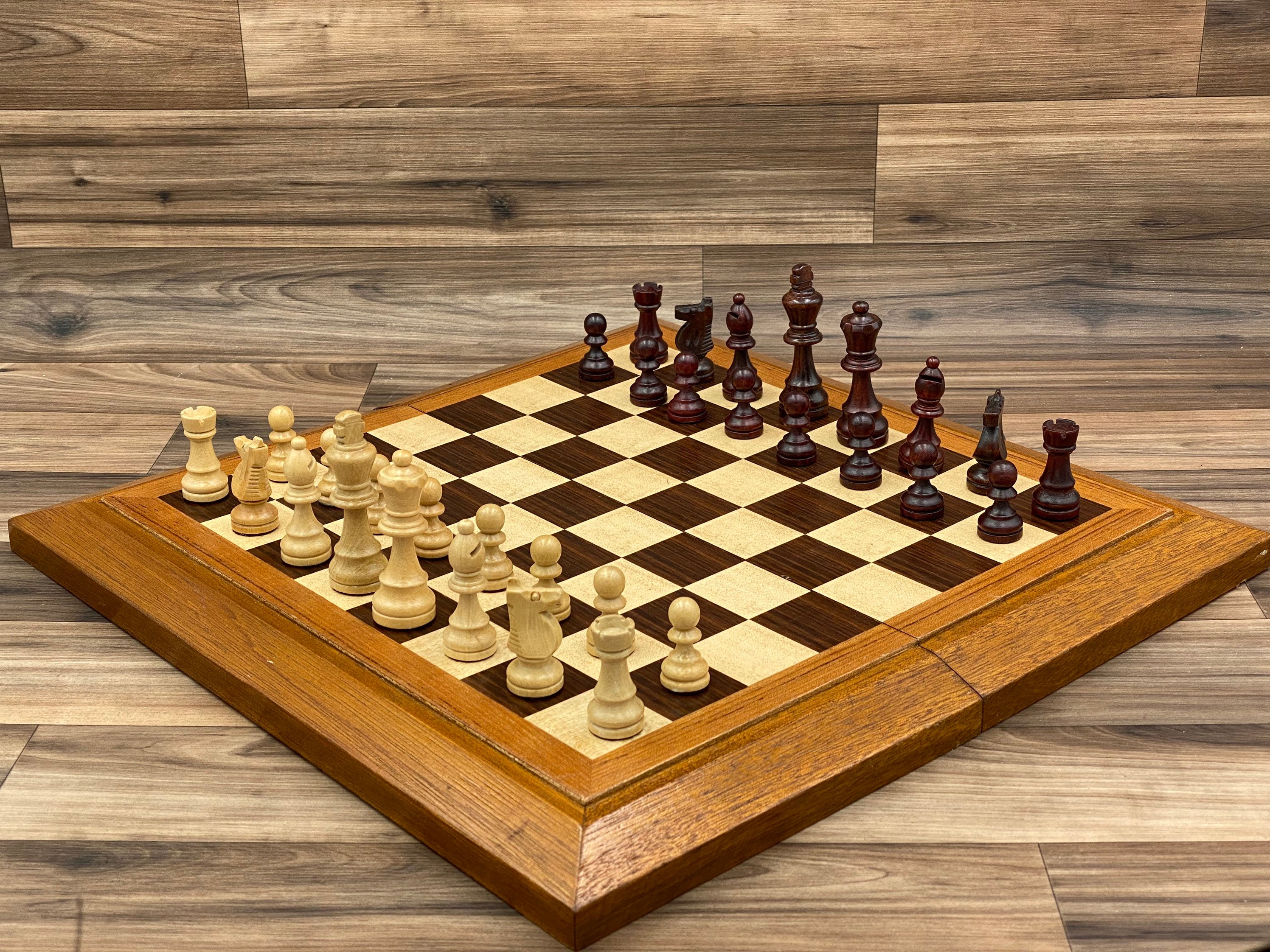 chess board set up