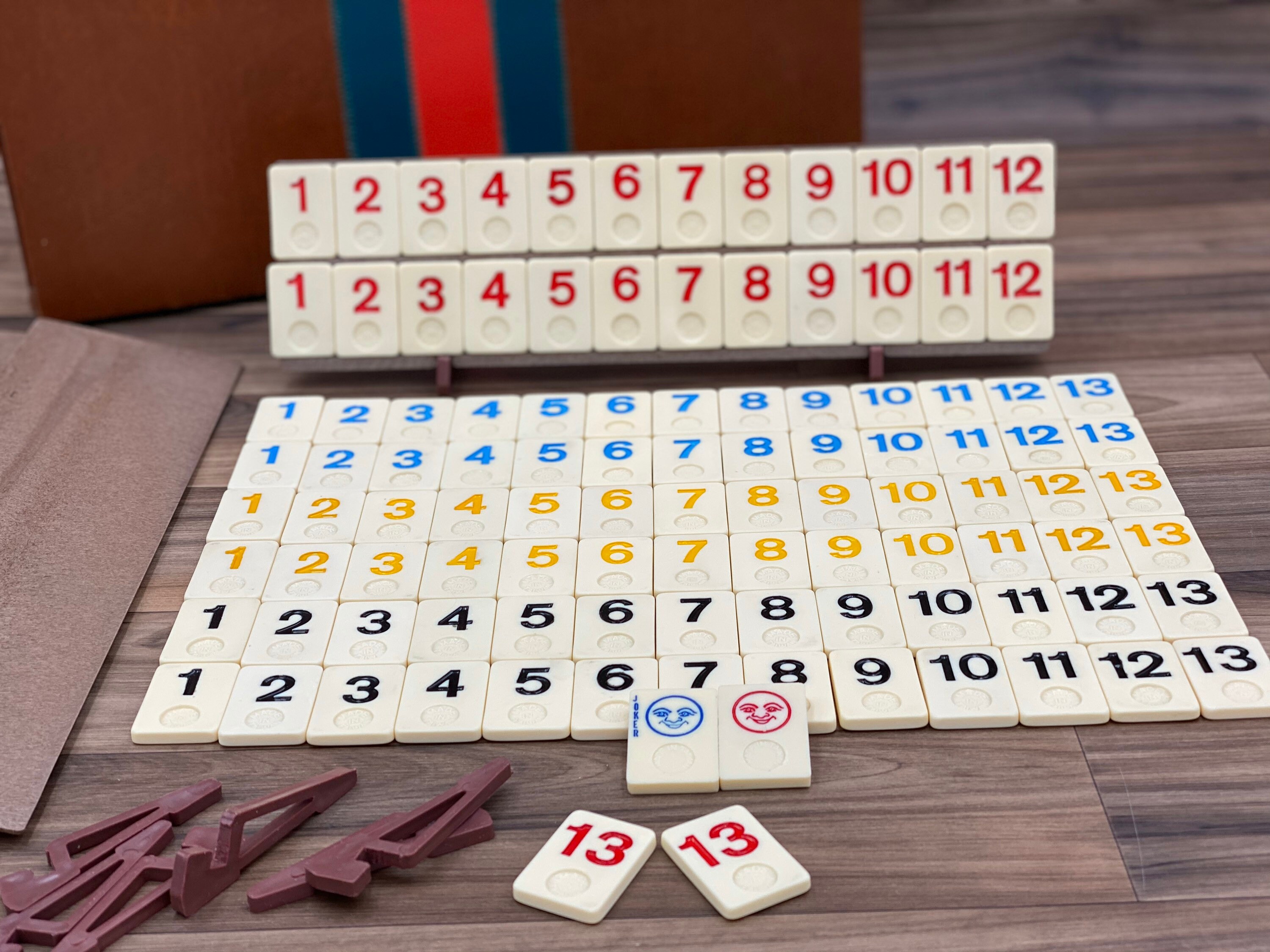 Vintage Rummy tile Game in carrying case, Rummikub Rummy Retro card