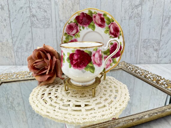 Vintage Old English Rose Teacup Royal Albert Bone china, Made in England