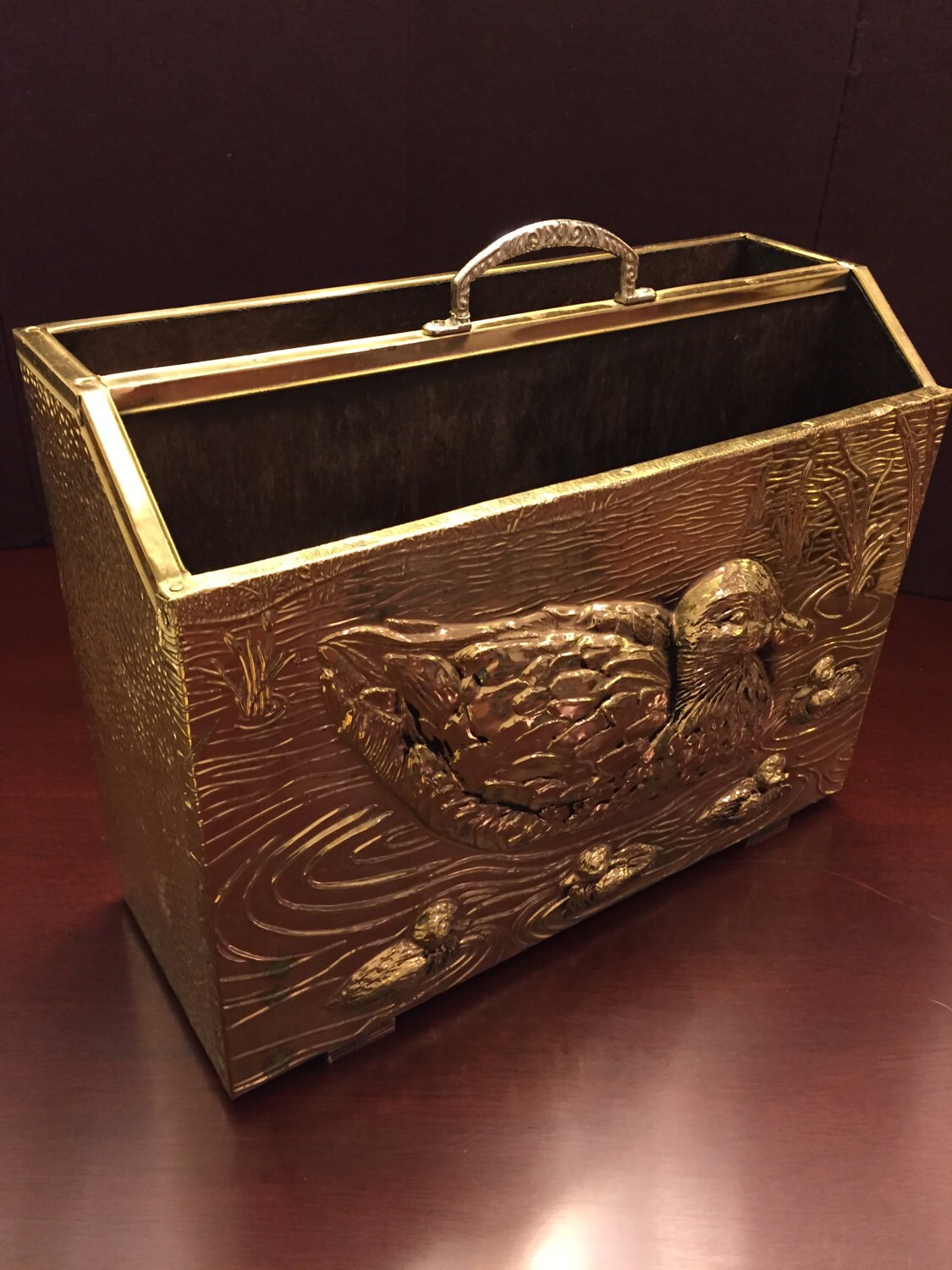 Magazine Rack Ducks in embossed Metal, double slot magazine rack, Retro