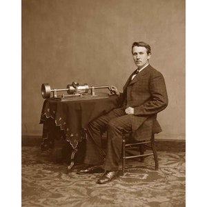 Thomas Edison mit seinem Phonographen - Qualitäts-Reprint eines Vintage-Fotos