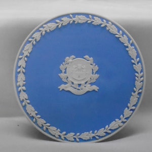 Old Wedgwood Jasperware Dip Warwick Coat of Arms Plaque c1905