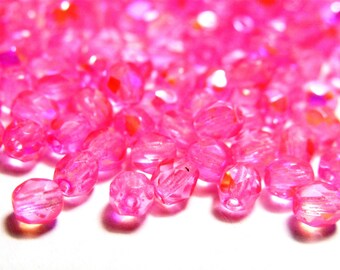 AI4-02 85 GLAS PERLEN 4 MM WÜRFEL ROSA