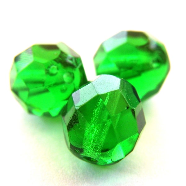 8 mm (0.3 inch) Round Faceted Fire-polished Czech Glass Beads - Medium Emerald