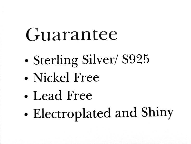 Może przedstawiać: Na białym tle napis "Gwarancja" czarną czcionką. Poniżej wypunktowania: "Srebro pr&oacute;by/ S925", "Bez niklu", "Bez ołowiu" oraz "Galwanizowane i błyszczące".