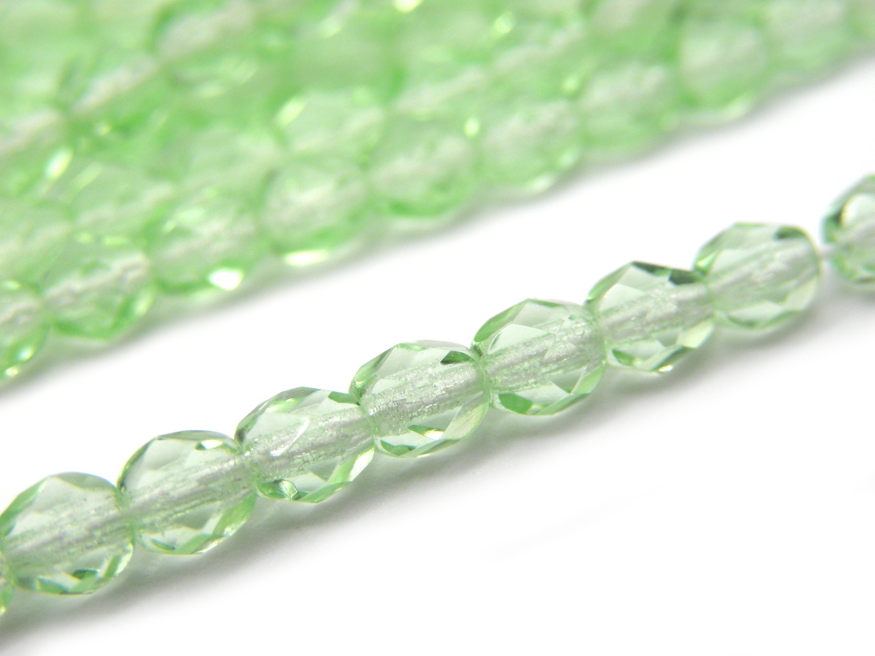 100 Perles Facettées De Bohême 4 Mm Chrysolite - Preciosa - Neuf - Fabriqué En France