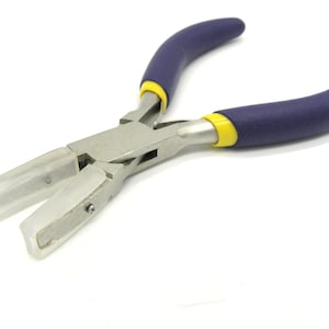 Pince à bec plat de 5,3 pouces - Pinces à mâchoires en nylon - Pinces longues et à plier