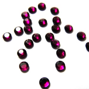 Runde facettierte Strasssteine zum Aufbügeln, Bügelstrass mit flacher Rückseite - 4 mm - Fuchsia Pink - 100 pc