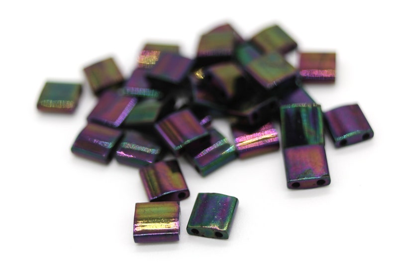 Miyuki Tila-Perlen, quadratische 2-Loch-Perlen, japan. Glasperlen 5 mm Dark Purple Opaque AB TL 454 12 g ca. 130 Perlen Bild 1