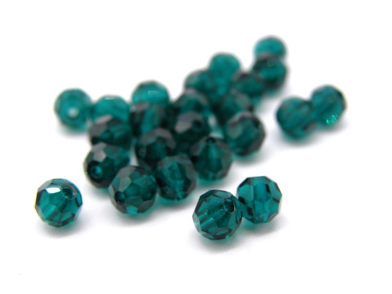 100 Perles Facettées En Verre De Bohême 4 Mm – Vert émeraude Light AB