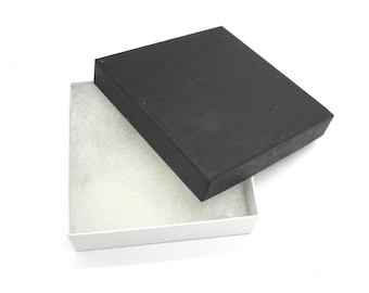 Mittelgroße quadratische Geschenkbox, Geschenkschachtel, Schmuckschachtel aus Karton - 80 x 80 mm  - 1 St