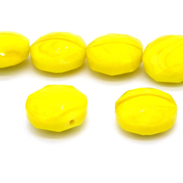 Grandes perles de verre rondes plates à facettes de 14 mm faites à la main - Jaune - 12 pc.