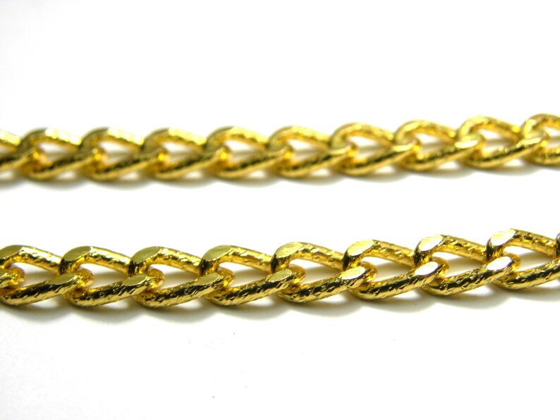 16.4 ft corrugated gold coloured aluminium twist chain 7x6 mm 5 m