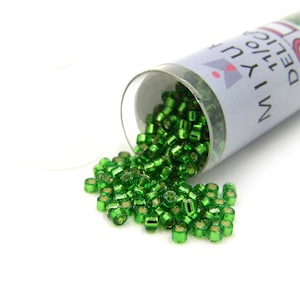 11/0 (1,6 x 1,3 mm) Miyuki Delica Japanse rocailles - flacon 7,2 g - zilver gevoerd LT-groen - DB 046