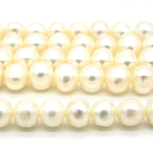 8 - 9 mm Medium Round/Potato-Shaped Freshwater Cultured Pearls - White (39cm/15.4 Inch Strand or 10 Pearls)