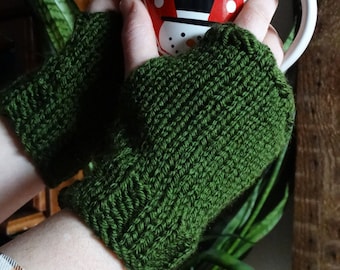 ready to ship, knit fingerless gloves, wrist warmers, hand warmers, womens gloves, boho gloves, hunter green gloves