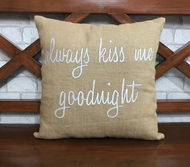 50% Off Vente Personnalisée Toujours Kiss Me Goodnight Custom Pillow, Prêt à Expédier, Oreiller de M