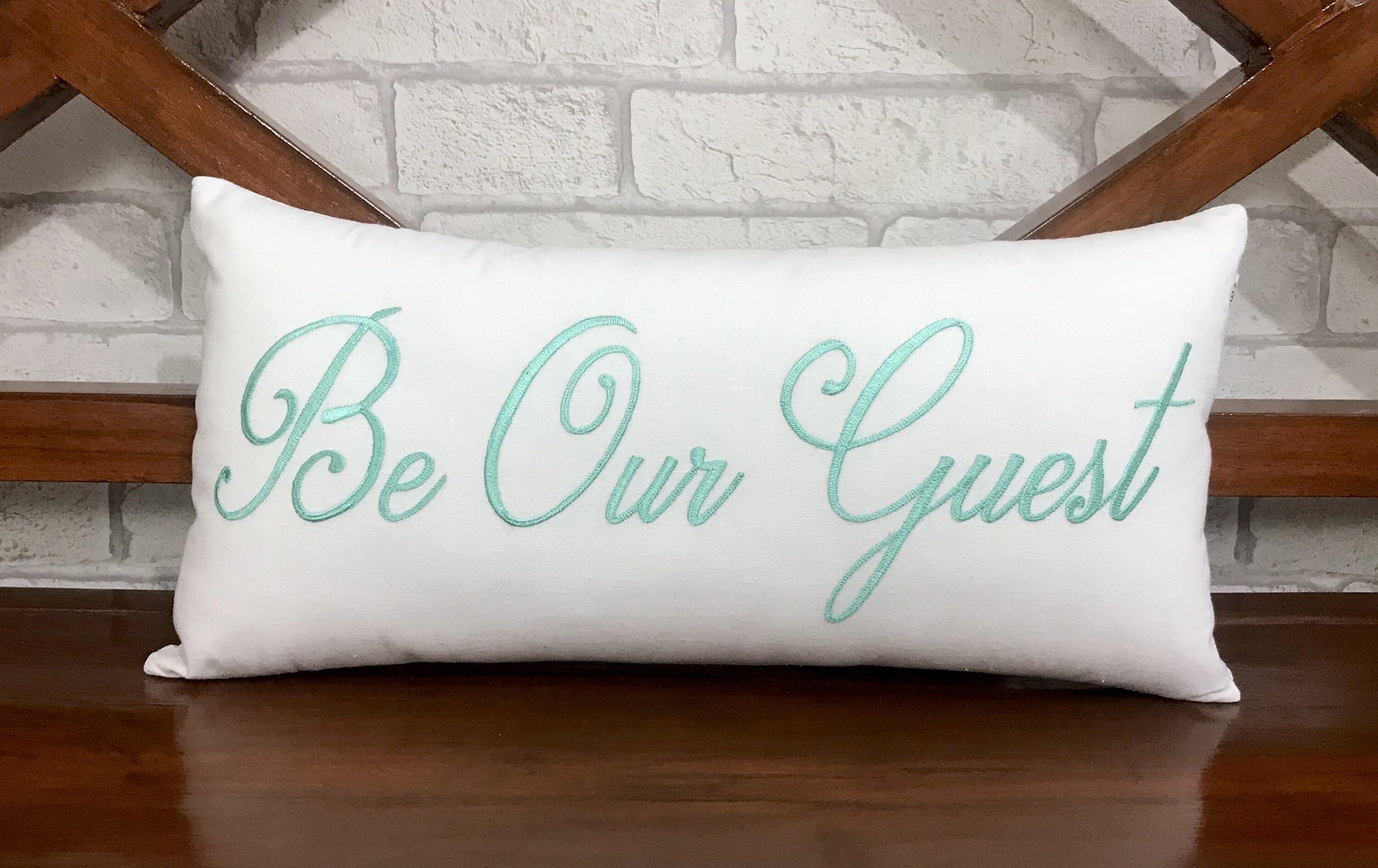 30% Vente Soyez Notre Oreiller Invité Brodé Guest Room Pillow Welcome Gift Wedding Occasion Décor, O