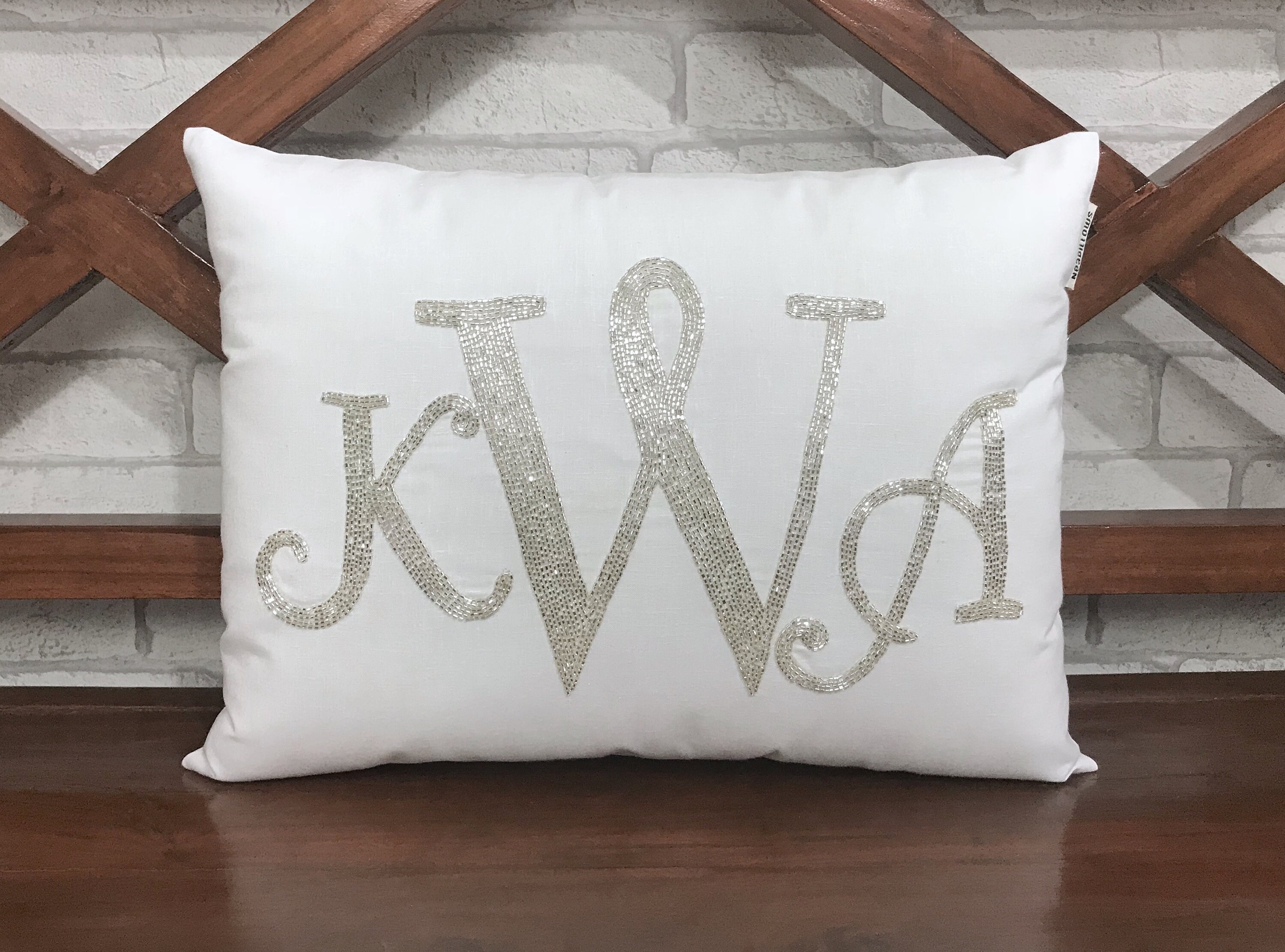 30% Vente Monogram Oreiller, Perles, Personnalisé, Fait sur Mesure, Décor de Dortoir, Bébé, Pendaiso